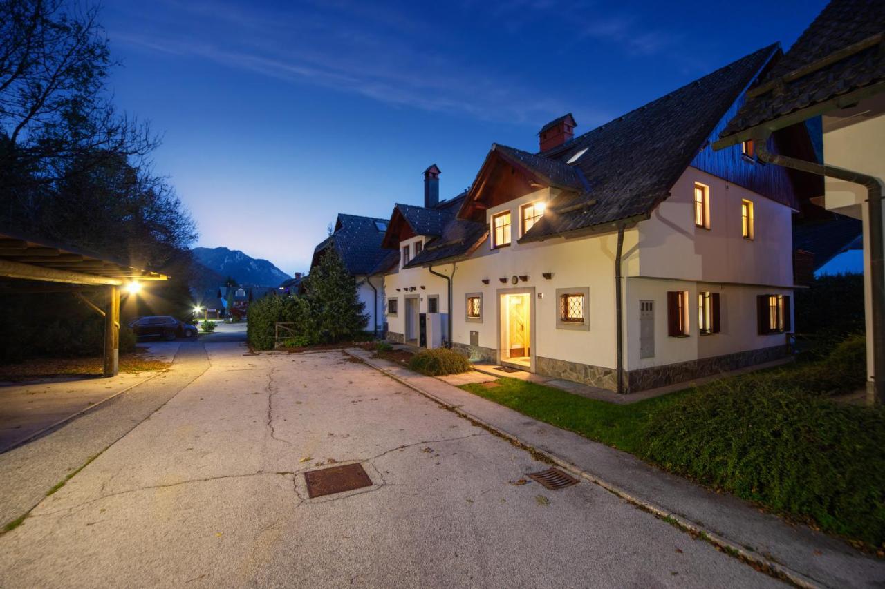 Apartmaji Potepuh Kranjska Gora Ngoại thất bức ảnh